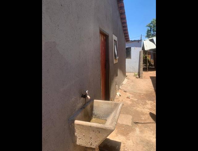 2 BEDROOM HOUSE FOR SALE IN SOSHANGUVE XX